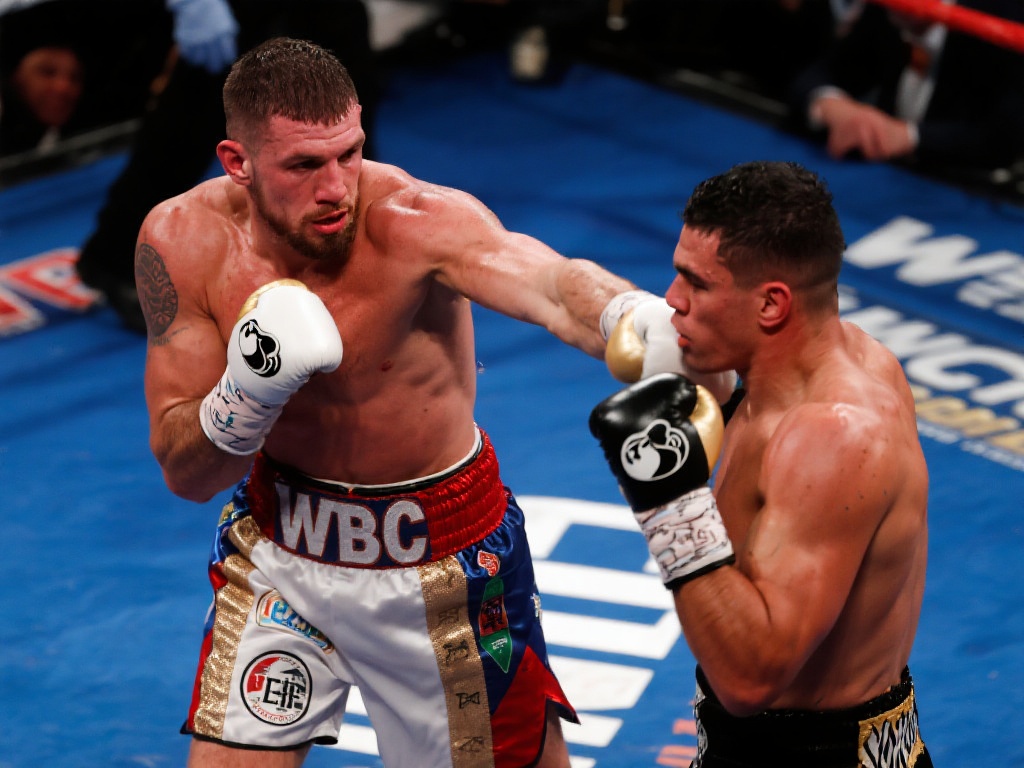 “WBC轻量级过渡拳王巅峰对决:塞佩达对阵法默” 相比之下,法默则以速度和爆发力闻名。他的