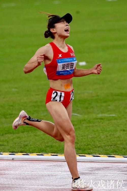 全运会女子5000米决赛 河南选手梁田田获得冠军