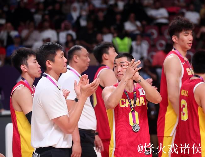 热身赛连胜提振士气 “新老结合”中国男篮备战亚洲杯